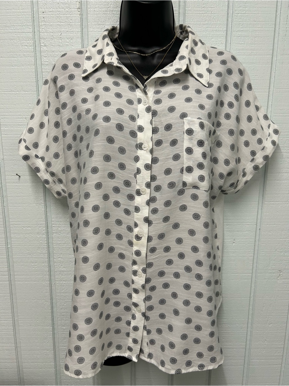 Notations White Short-Sleeve Button-Down Shirt with Black Polka Dots